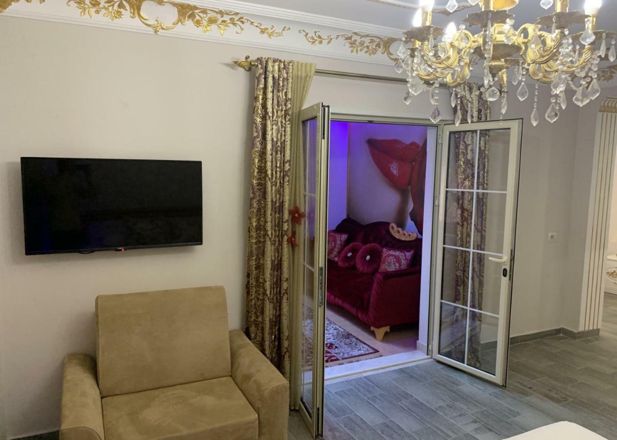 Hotel Antalya - Beach Дуррес Екстер'єр фото