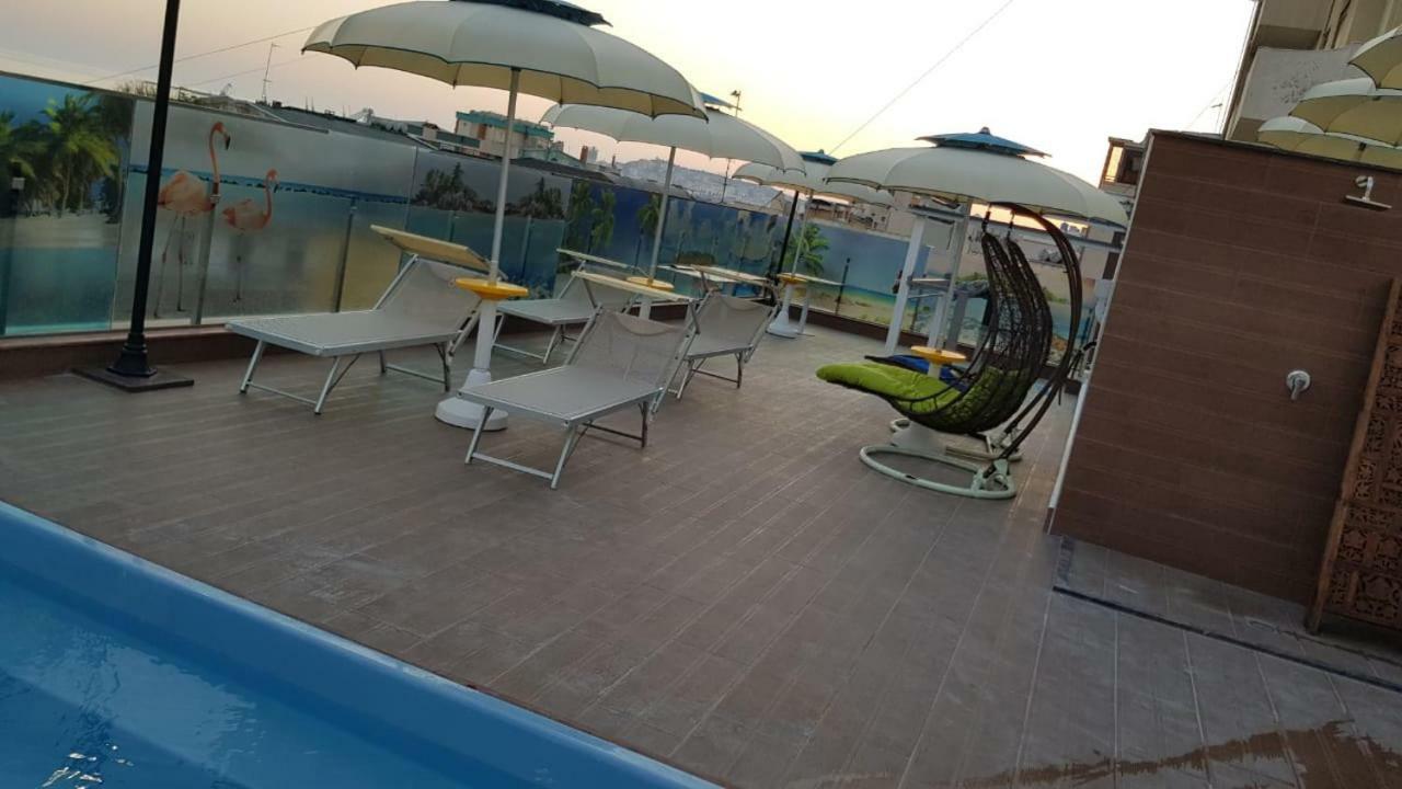 Hotel Antalya - Beach Дуррес Екстер'єр фото